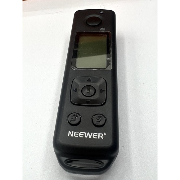 Neewer 2.4GHz Wireless Battery Grip w/ Remote Control For Canon 750D/760D - Picture 13 of 14